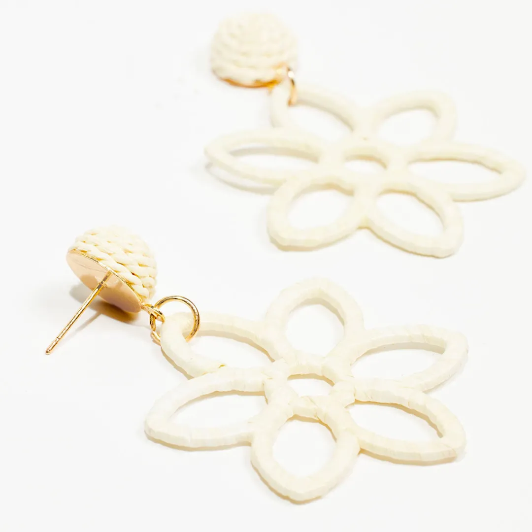 Sale Boucles d'oreilles fleur en raphia - coloris ivoire Boucles D'Oreilles